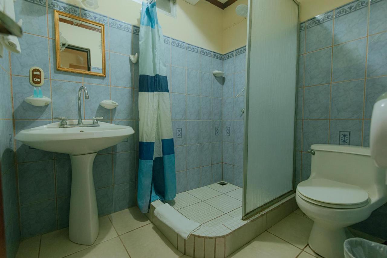 Quepos Inn Zewnętrze zdjęcie
