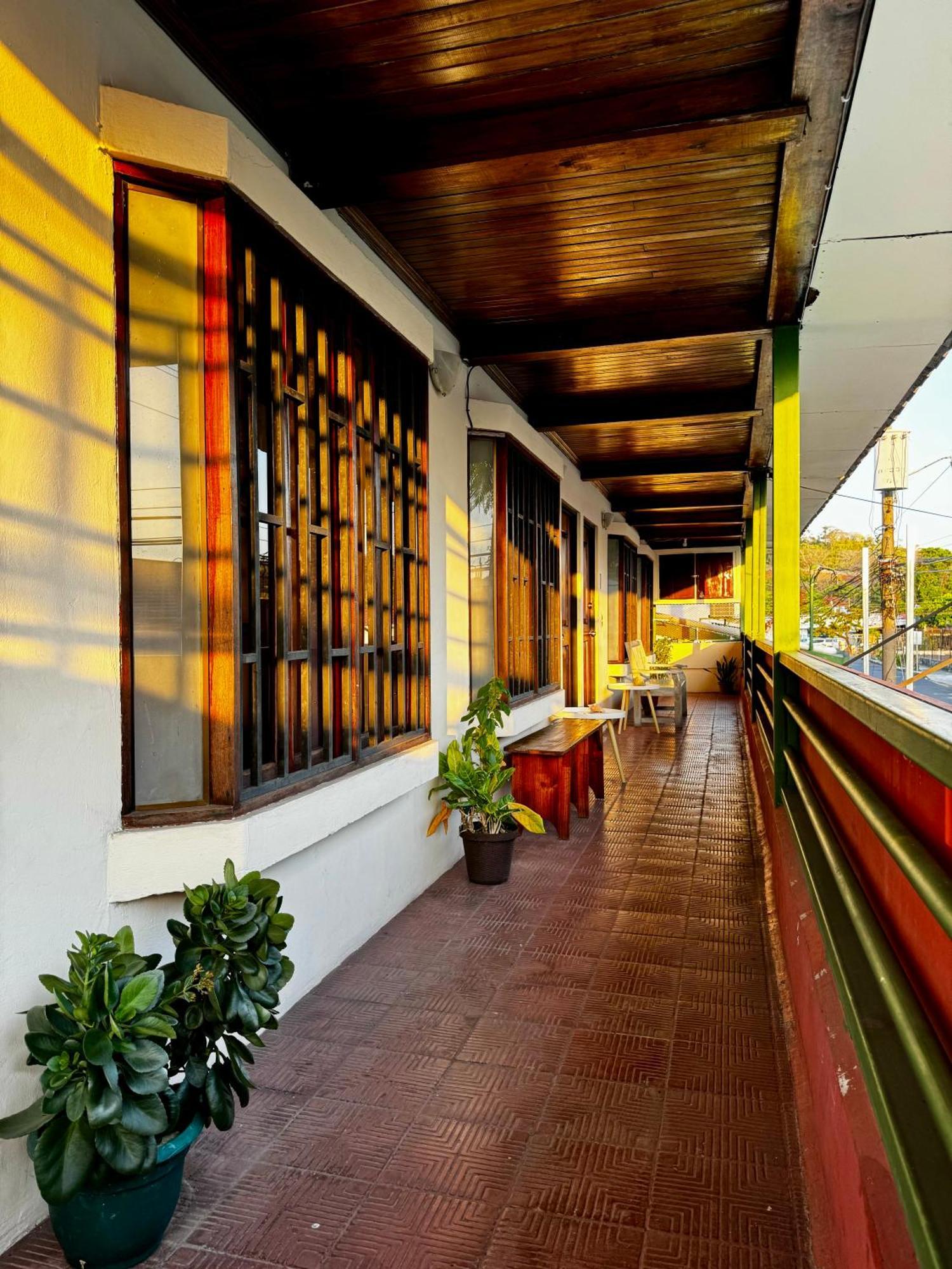 Quepos Inn Zewnętrze zdjęcie
